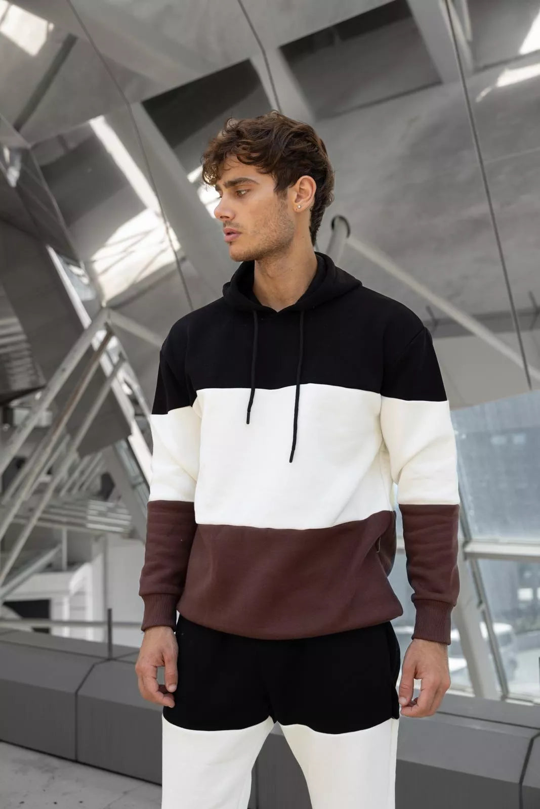 Trijų spalvų vyriškas juodas sportinis kostiumas One