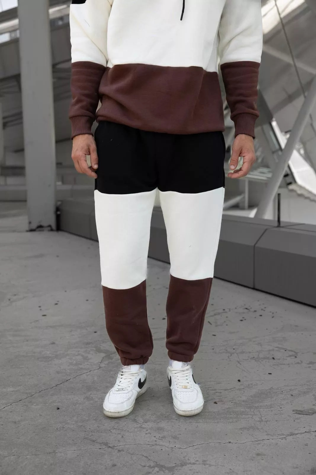 Trijų spalvų vyriškas juodas sportinis kostiumas One