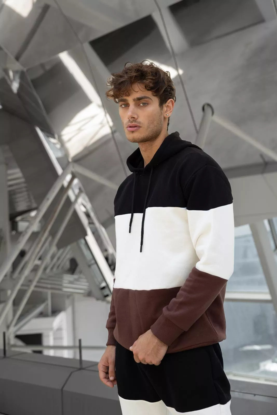 Trijų spalvų vyriškas juodas sportinis kostiumas One