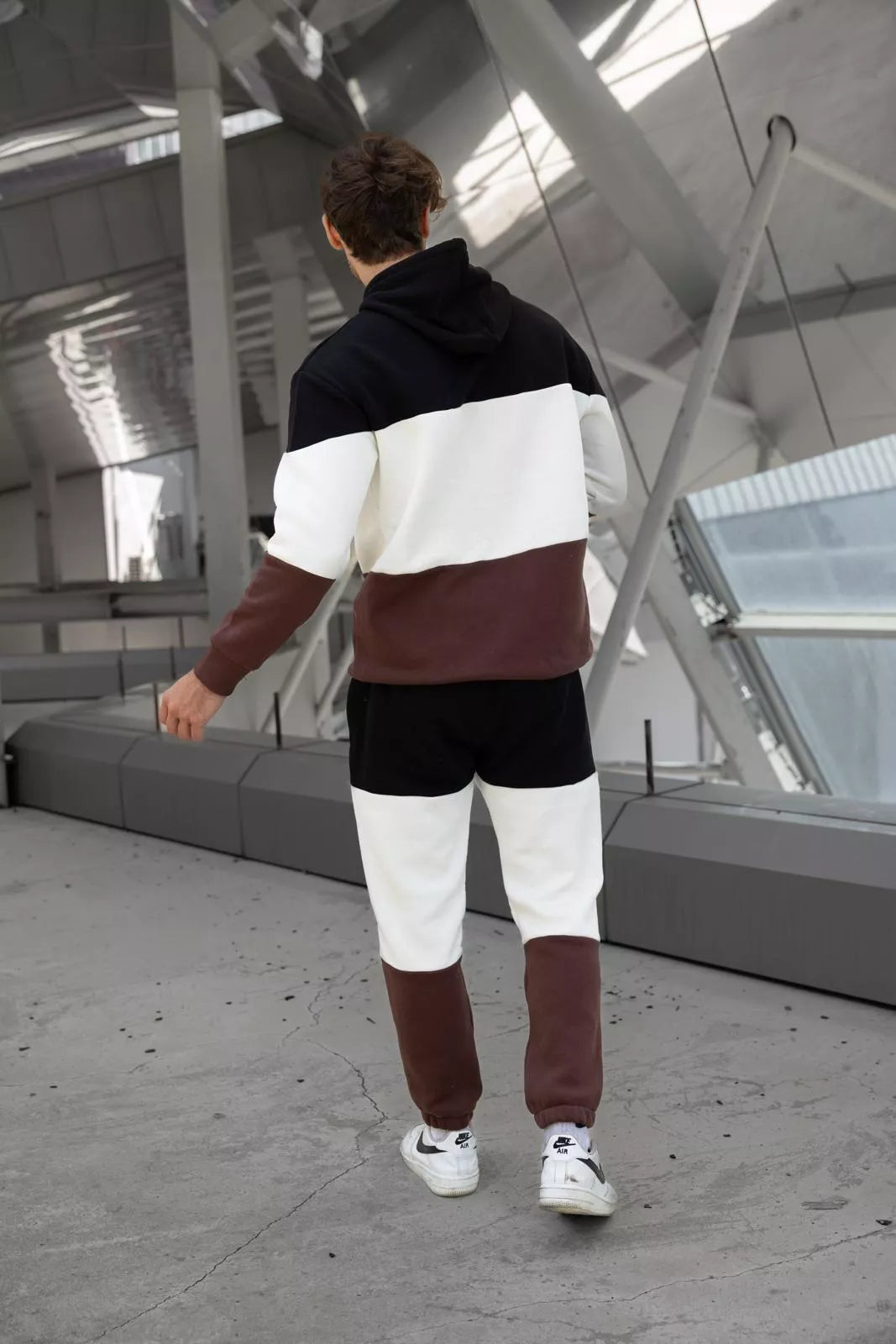 Trijų spalvų vyriškas juodas sportinis kostiumas One