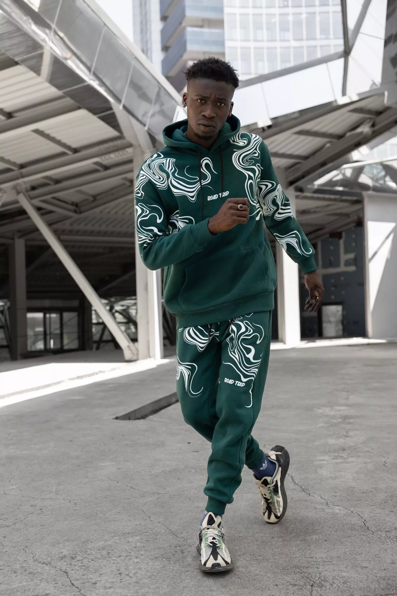 Vyriškas žalias sportinis kostiumas Road Trip
